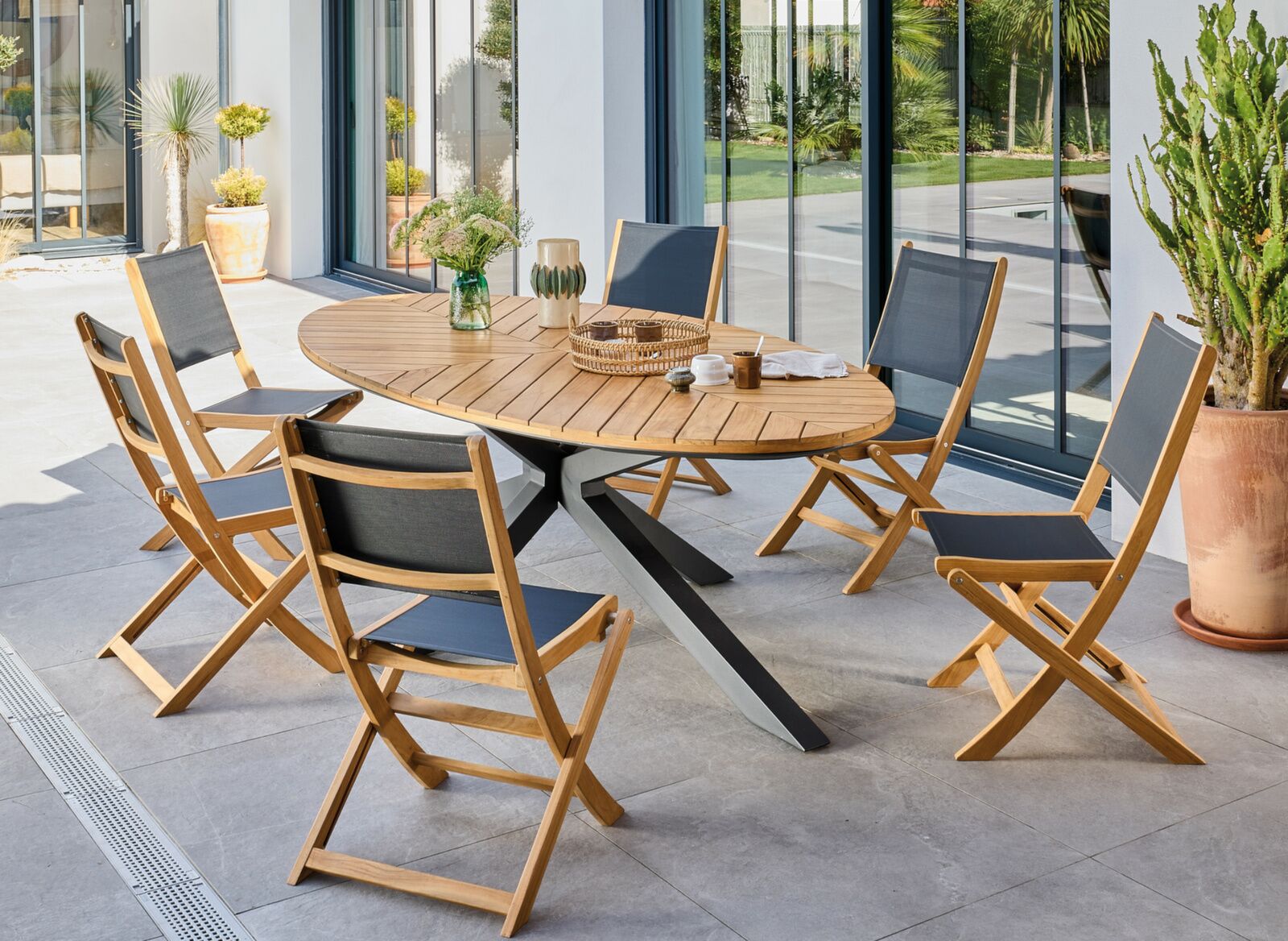 Table ovale Ferrone 240 cm, plateau Teck FSC®