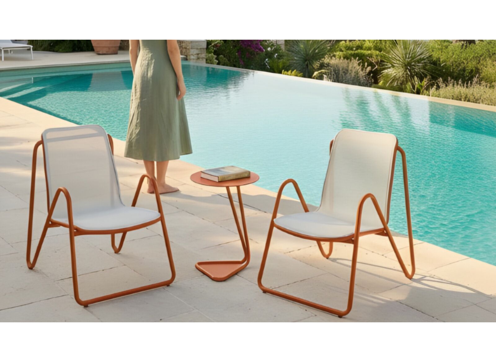 Ensemble 2 fauteuils lounge EZE + 1 table EZE